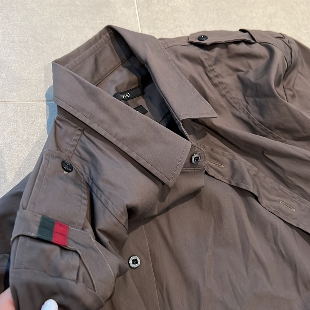 GUCCI MEN DUKE NEUTRAL BUTTON DOWN SHIRT WITH LOGO AND DETAIL ON SHOULDERS